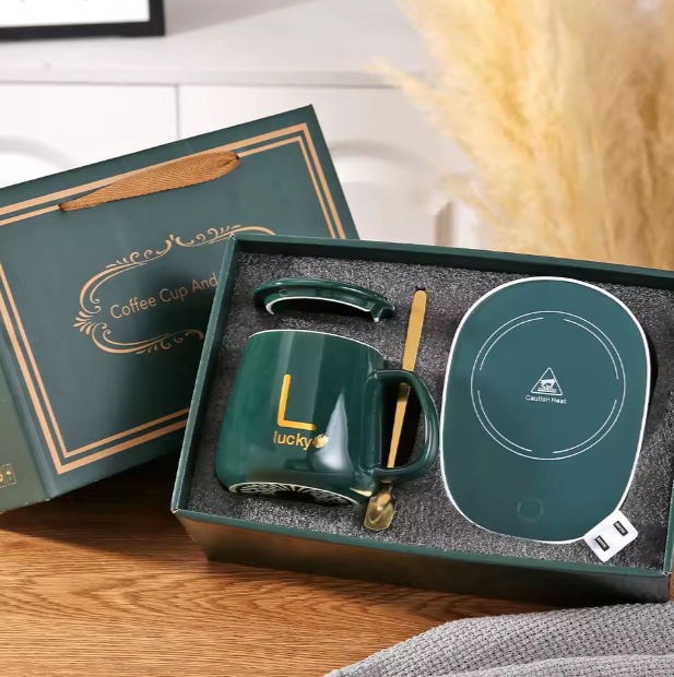 Šolja sa pločom za grejanje napitaka