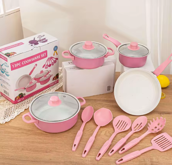 Roze kuhinjski set od 13 komada