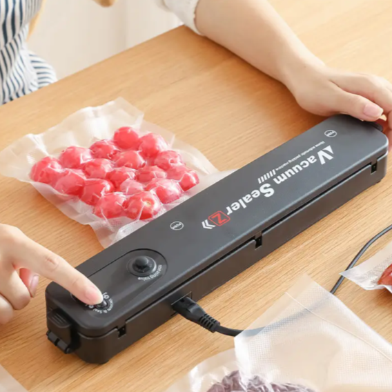 Uređaj za vakumiranje i za zavarivanje kesa