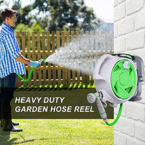 Baštensko crevo sa motalicom i mlaznicom